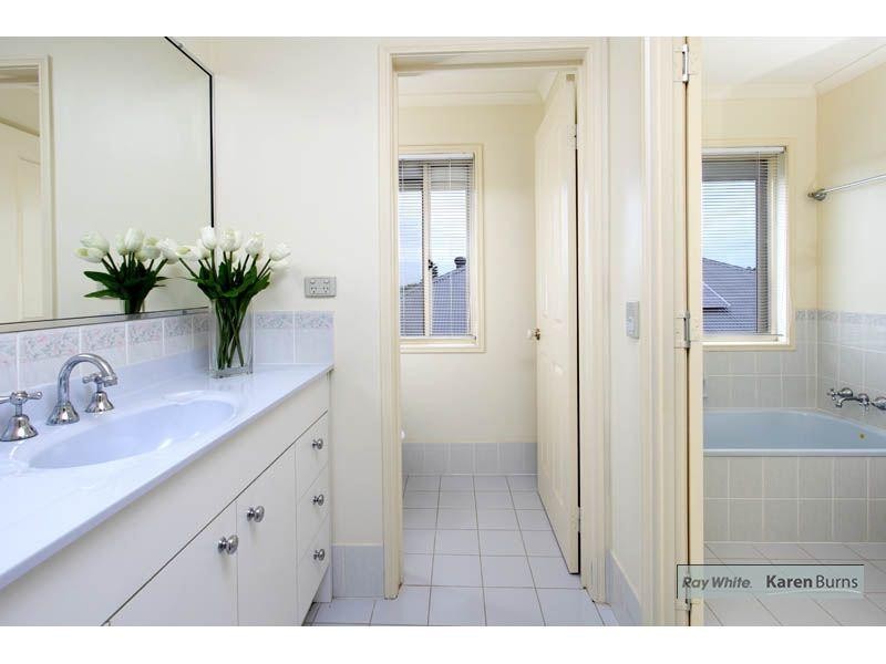 37 Mukurta Street, Chapel Hill QLD 4069