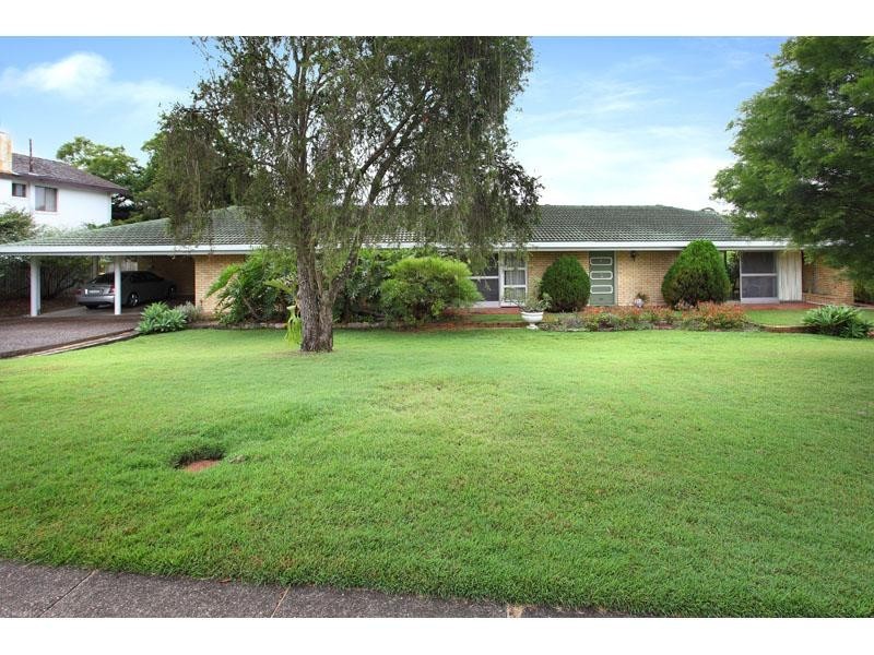 88 Kenmore Road, Kenmore QLD 4069