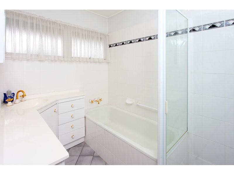 88 Kenmore Road, Kenmore QLD 4069