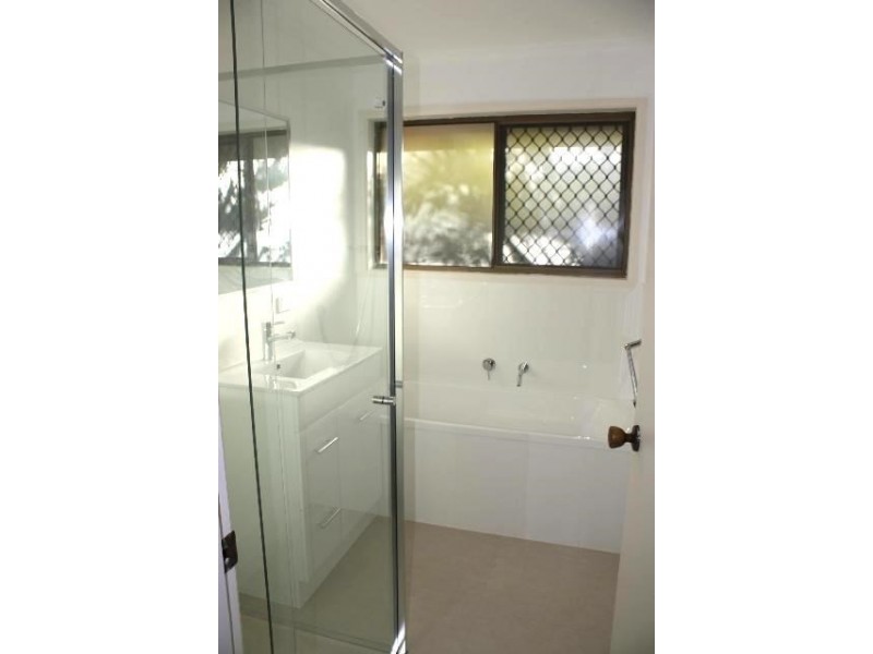 2 Duranta Street, Bellbowrie QLD 4070