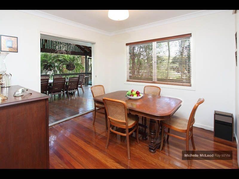 24 Bina Street, Chapel Hill QLD 4069