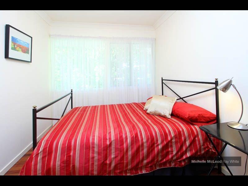 24 Bina Street, Chapel Hill QLD 4069