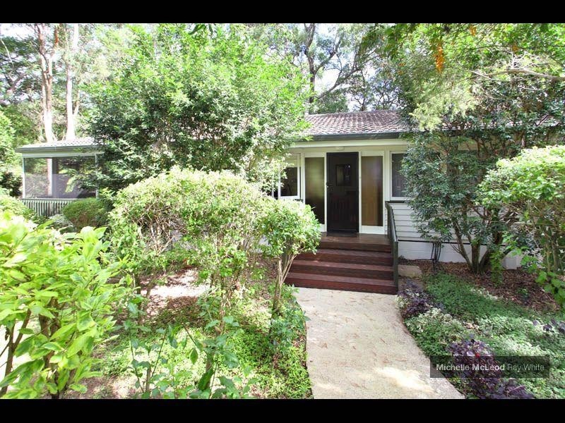 24 Bina Street, Chapel Hill QLD 4069