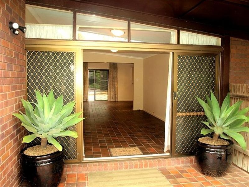 29 Tarbet Street, Kenmore QLD 4069