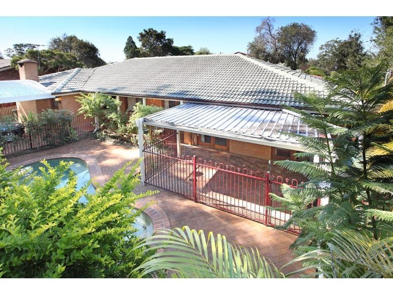 9 Gladesville Street, Kenmore QLD 4069