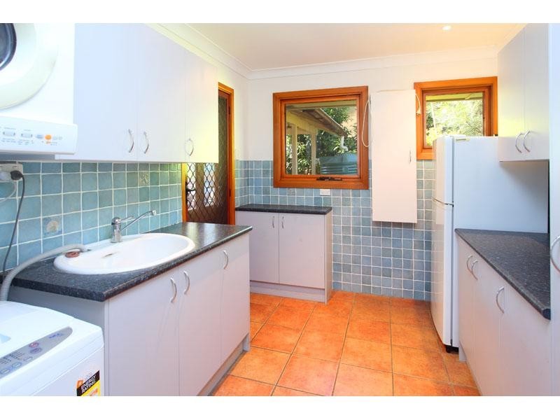 9 Gladesville Street, Kenmore QLD 4069