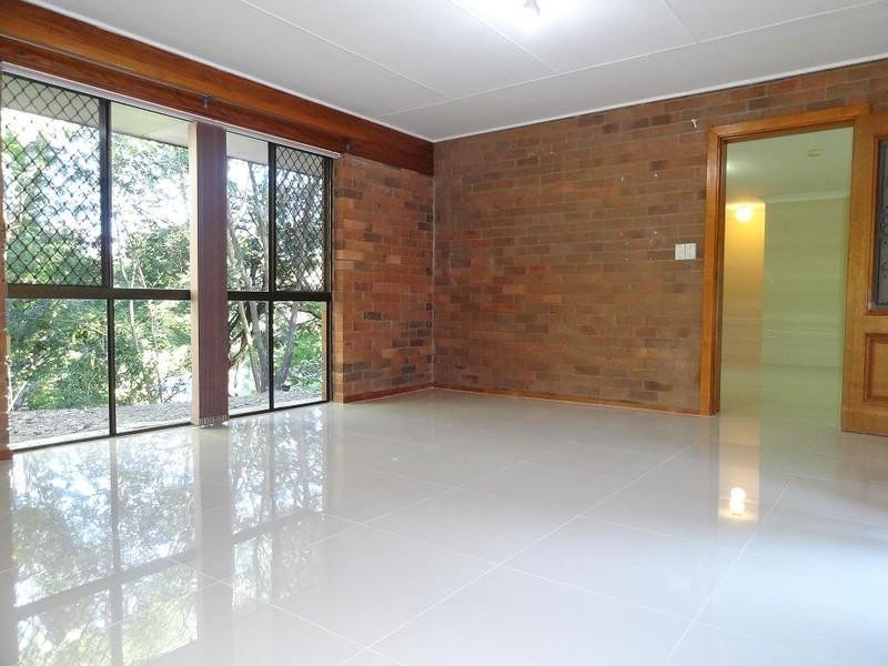 7 Jocelyn Street, Chapel Hill QLD 4069