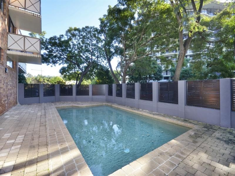 15/9 Land Street, Toowong QLD 4066