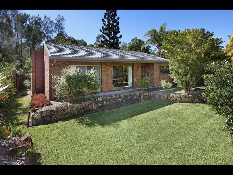 8 Diamantina Street, Chapel Hill QLD 4069