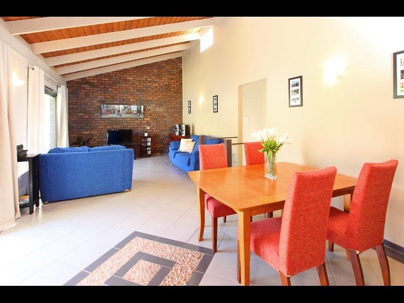 8 Diamantina Street, Chapel Hill QLD 4069