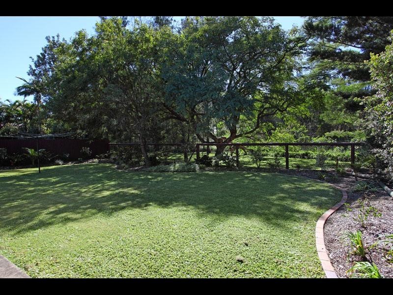 8 Diamantina Street, Chapel Hill QLD 4069