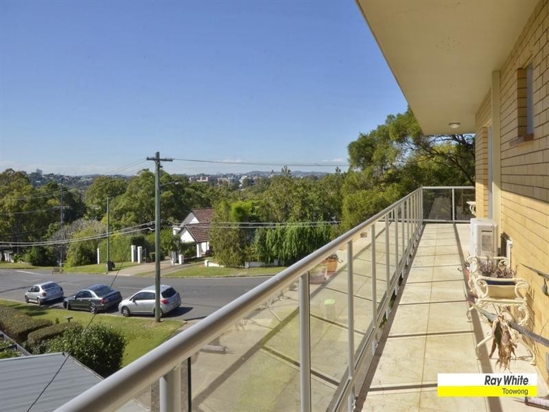 7/24 Carmody Road, St Lucia QLD 4067