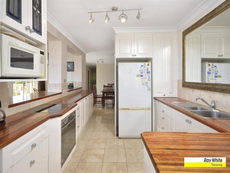 7/24 Carmody Road, St Lucia QLD 4067