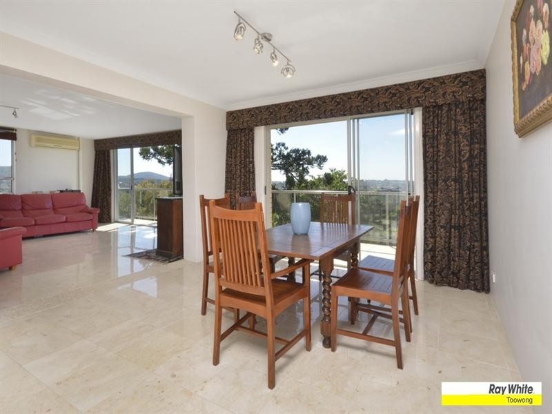 7/24 Carmody Road, St Lucia QLD 4067