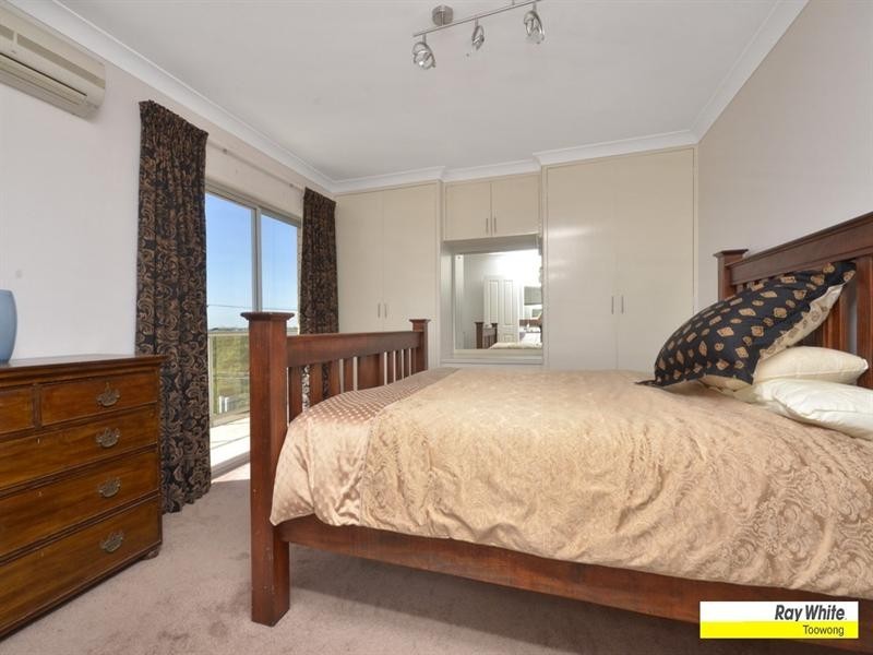 7/24 Carmody Road, St Lucia QLD 4067