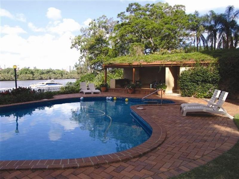 26/82 Sandford Street, St Lucia QLD 4067