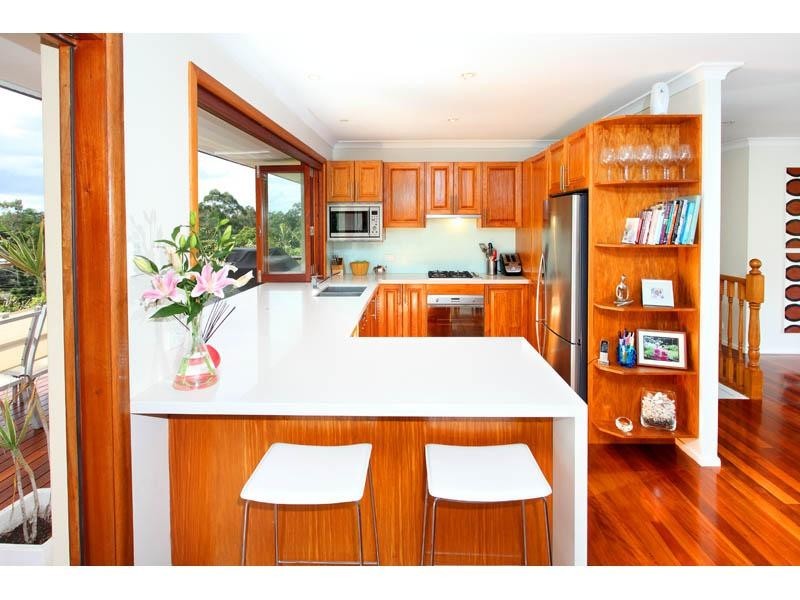 5 Gladesville Street, Kenmore QLD 4069