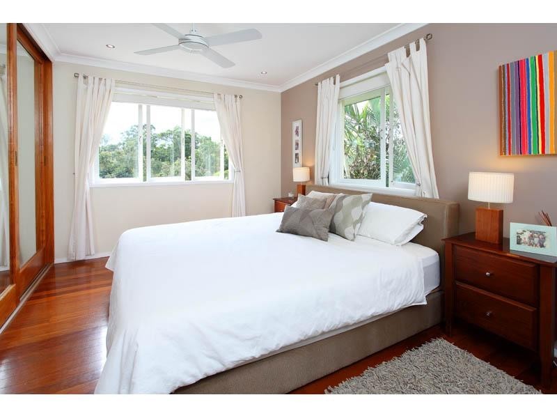 5 Gladesville Street, Kenmore QLD 4069