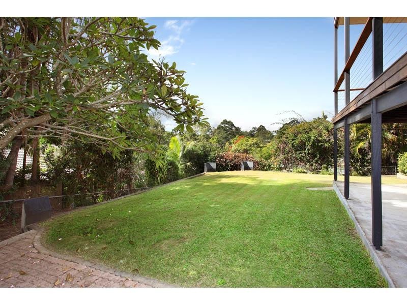 5 Gladesville Street, Kenmore QLD 4069