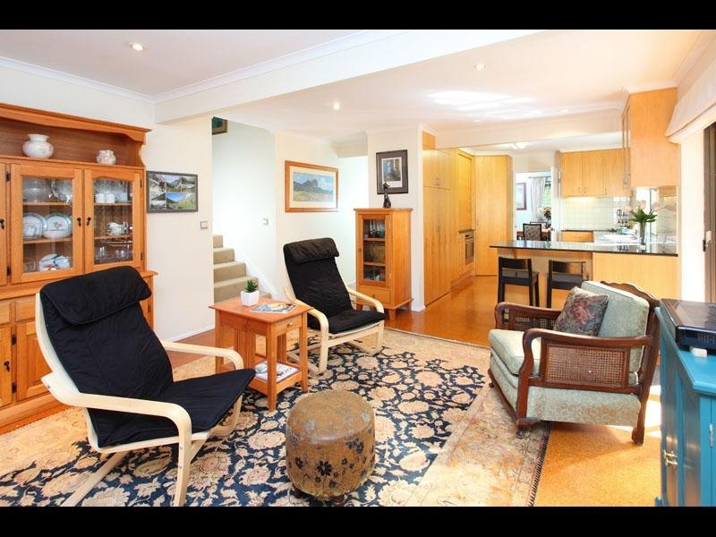 76 Marmindie Street, Chapel Hill QLD 4069