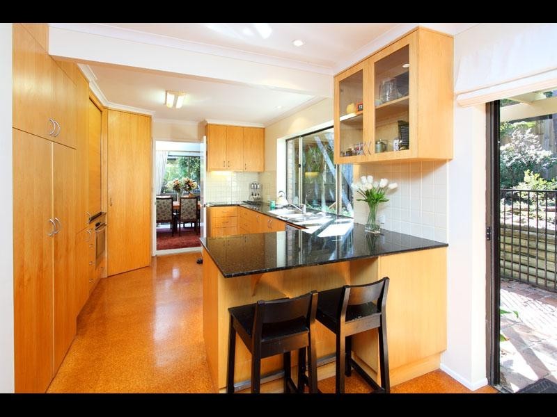 76 Marmindie Street, Chapel Hill QLD 4069