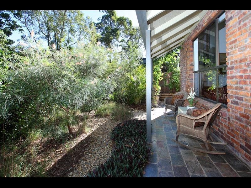 76 Marmindie Street, Chapel Hill QLD 4069