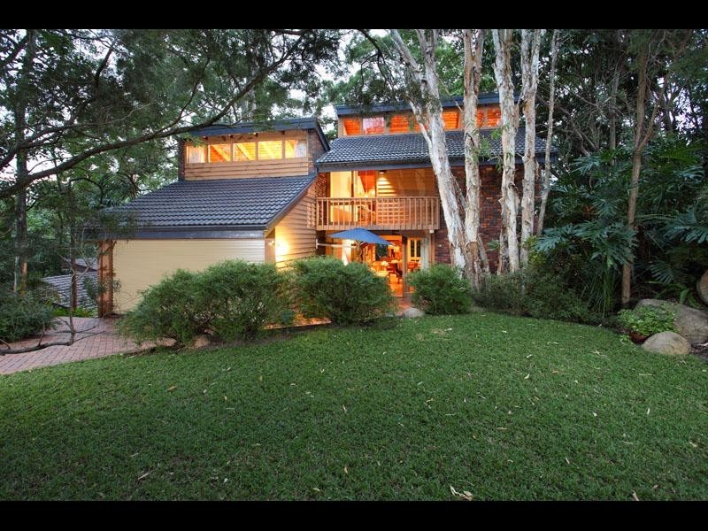 19 Columbia Street, Chapel Hill QLD 4069