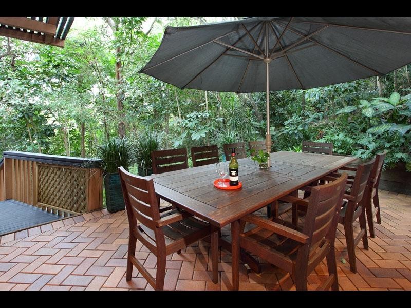 19 Columbia Street, Chapel Hill QLD 4069