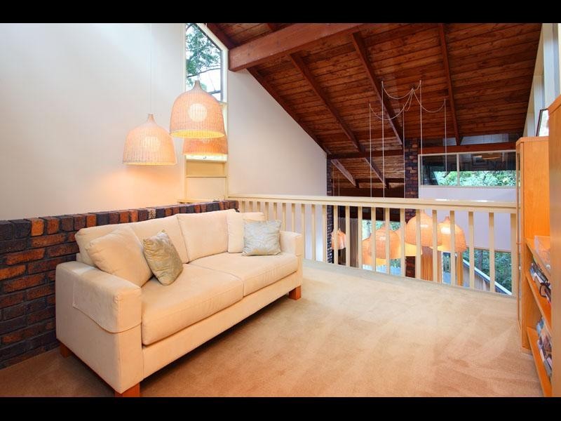 19 Columbia Street, Chapel Hill QLD 4069