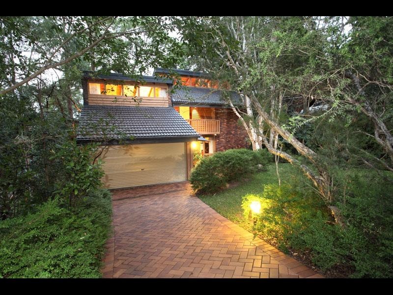 19 Columbia Street, Chapel Hill QLD 4069