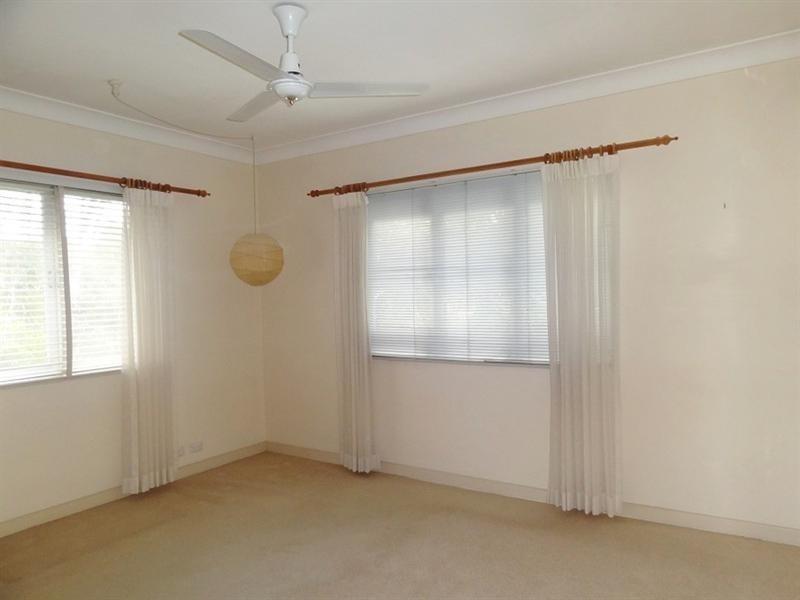 14 Noreen Street, Chapel Hill QLD 4069