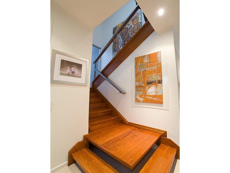 112 Hawken Drive, St Lucia QLD 4067