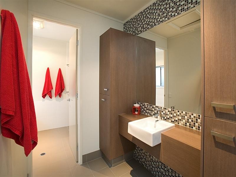 112 Hawken Drive, St Lucia QLD 4067