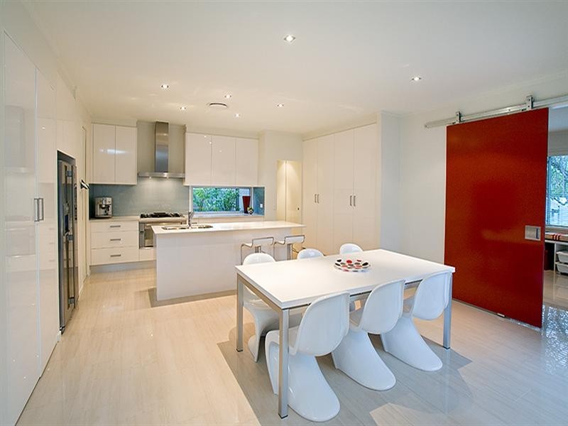 112 Hawken Drive, St Lucia QLD 4067