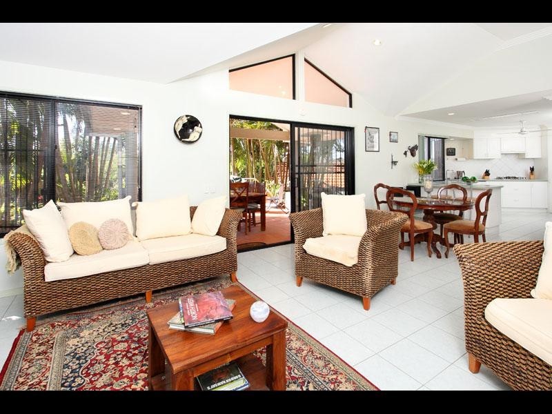 3 Whiteley Close, Brookfield QLD 4069