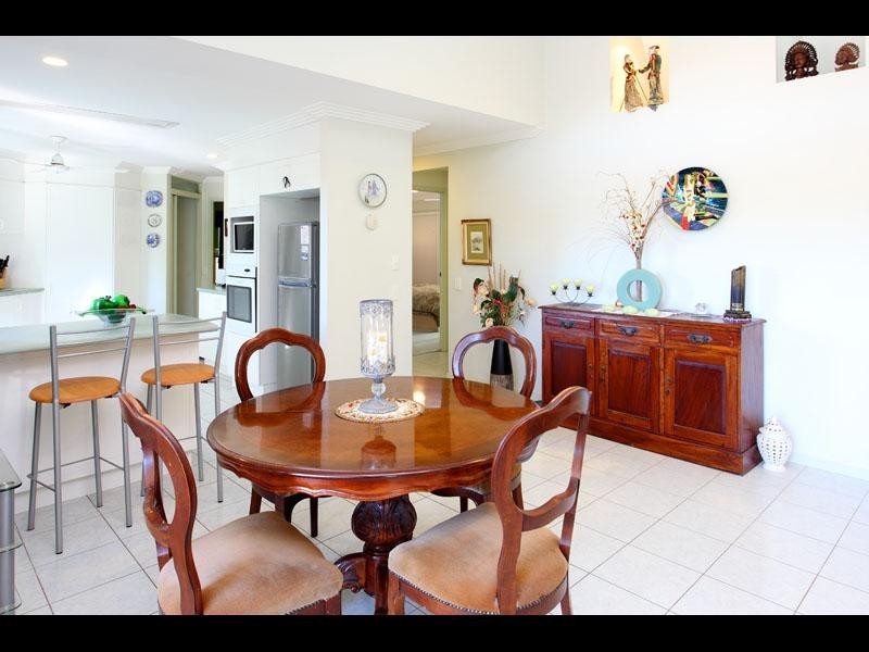 3 Whiteley Close, Brookfield QLD 4069