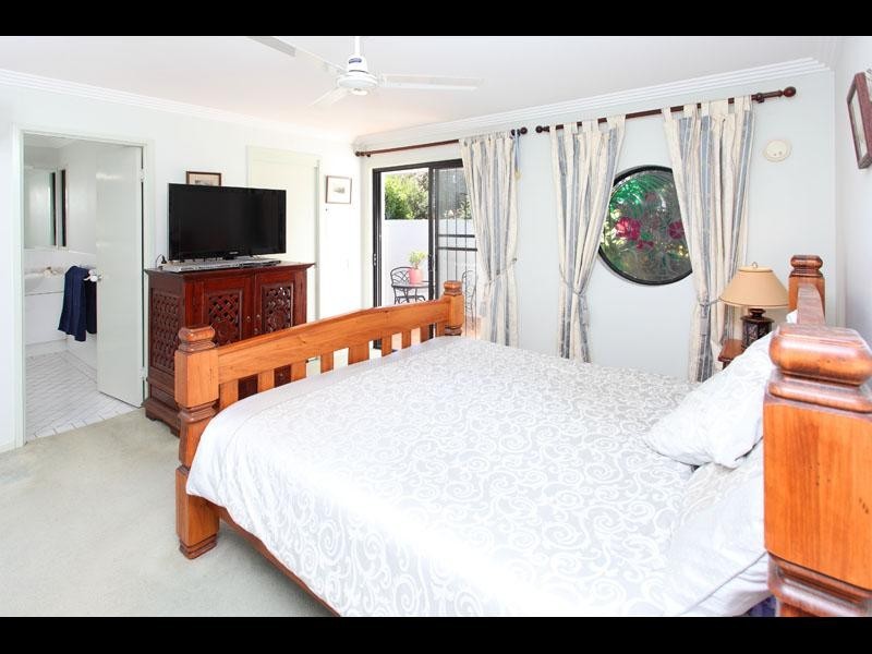 3 Whiteley Close, Brookfield QLD 4069