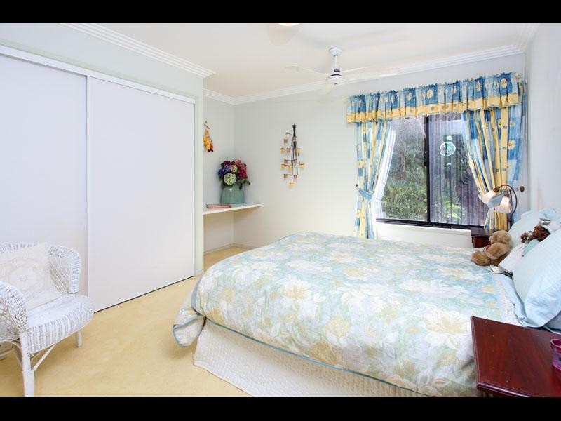 3 Whiteley Close, Brookfield QLD 4069