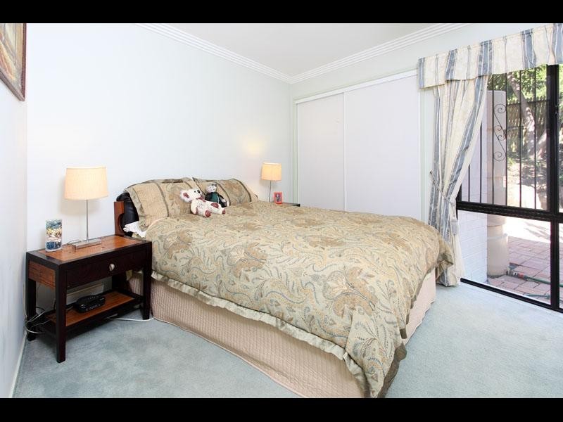 3 Whiteley Close, Brookfield QLD 4069