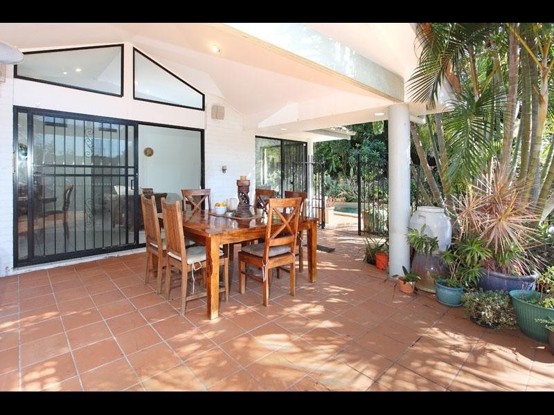 3 Whiteley Close, Brookfield QLD 4069