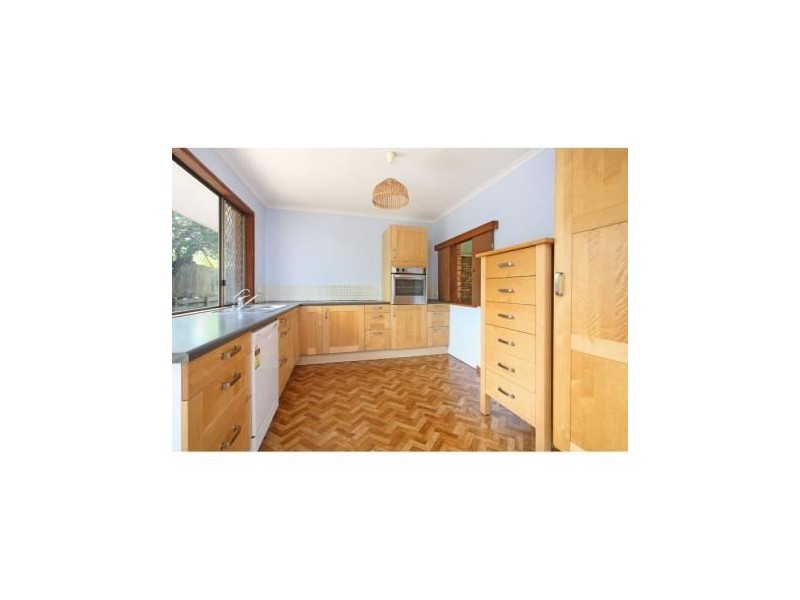 8 Goolman Street, Chapel Hill QLD 4069