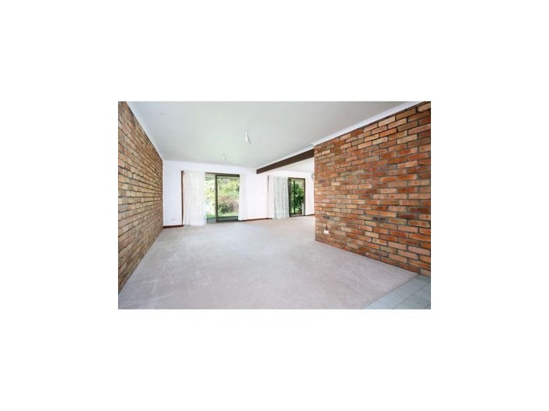 8 Goolman Street, Chapel Hill QLD 4069