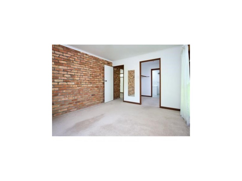 8 Goolman Street, Chapel Hill QLD 4069