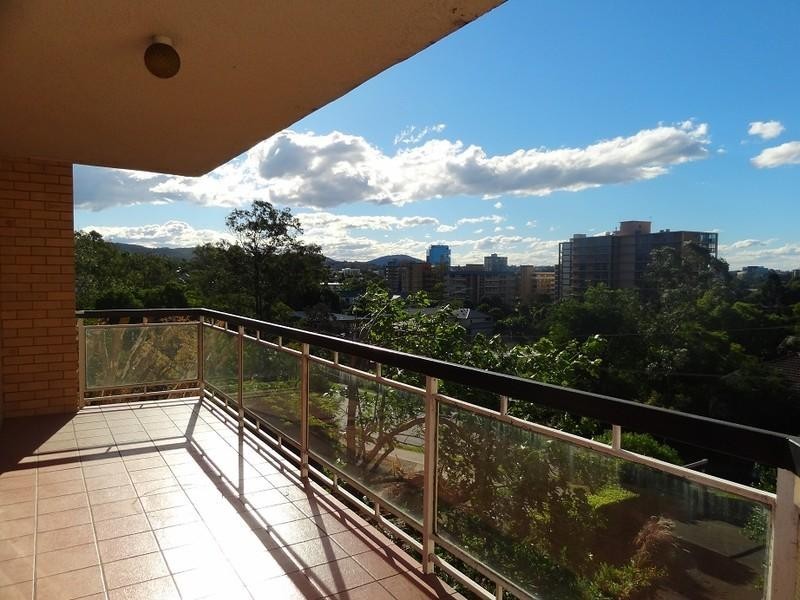 5/59 Sir Fred Schonell Drive, St Lucia QLD 4067