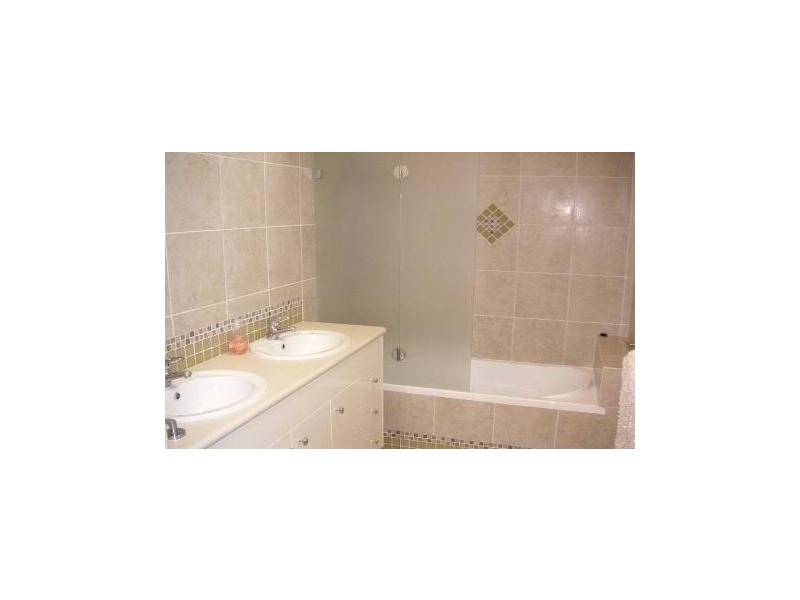 3/54 Durham Street, St Lucia QLD 4067