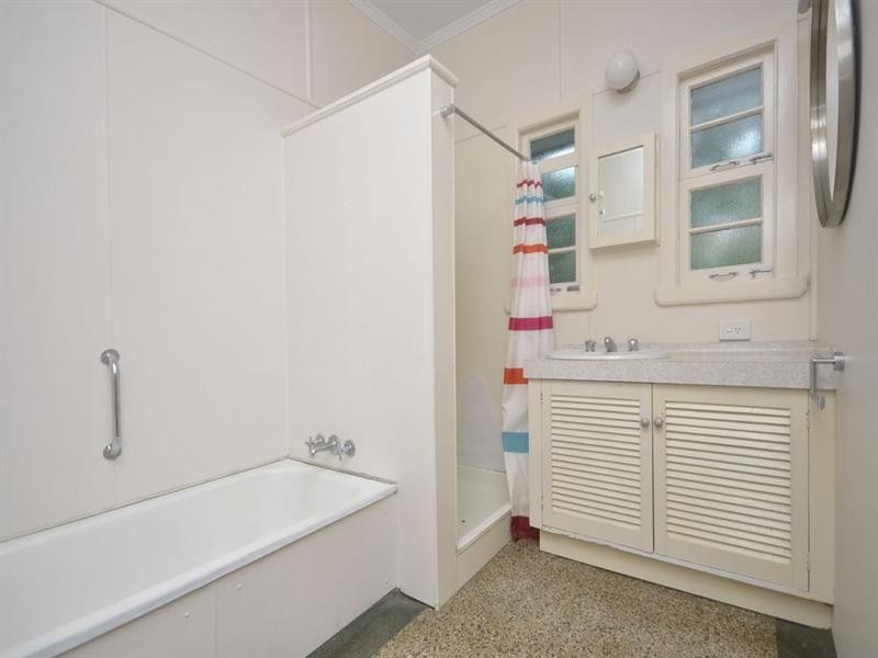 28 Volga Crescent, Indooroopilly QLD 4068