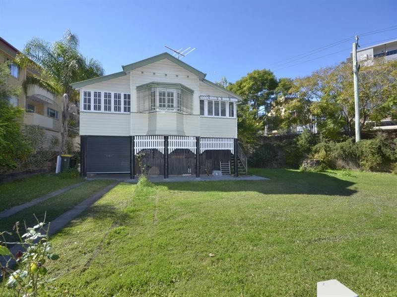 9 McIlwraith Street, Auchenflower QLD 4066