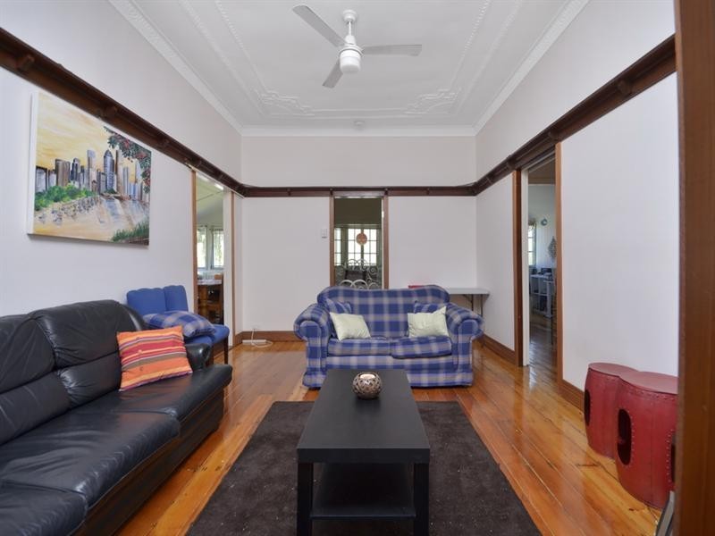 9 McIlwraith Street, Auchenflower QLD 4066