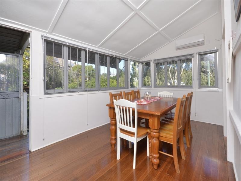 9 McIlwraith Street, Auchenflower QLD 4066