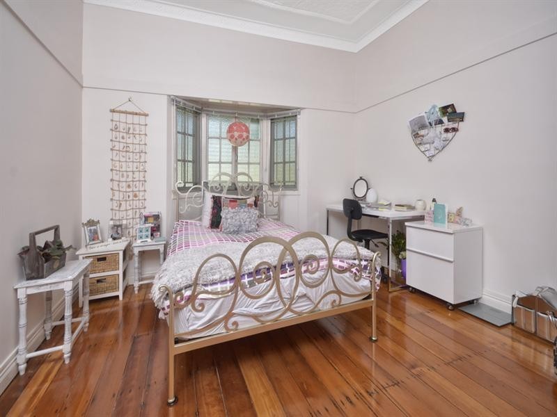 9 McIlwraith Street, Auchenflower QLD 4066